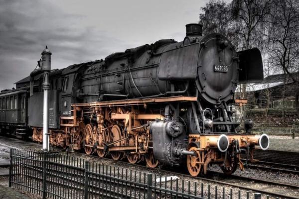 روزشمار: 24 اردیبهشت؛ انجام اولین آزمایش راه آهن برقی در منلو پارک به وسیله توماس ادیسون
